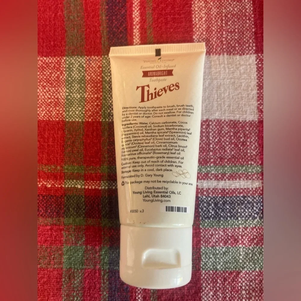 Young Living Thieves Aromabright Toothpaste with peppermint & spearmint. New
